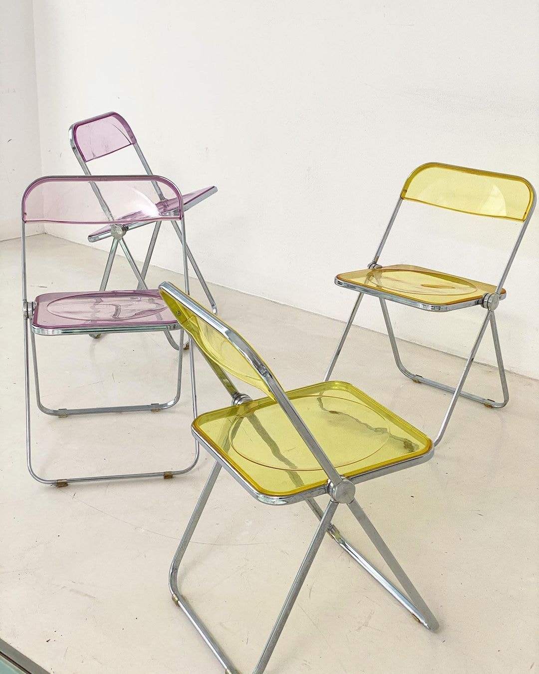 4x Castelli Plia by Giancarlo Piretti